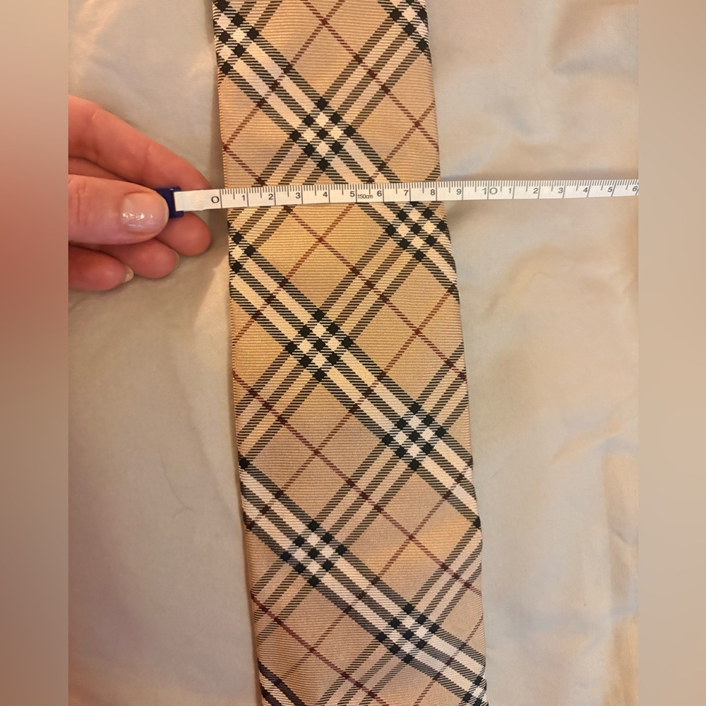 Burberry Tan Plaid Silk Men's Tie with Black & Red Accent - Picture 9 of 10